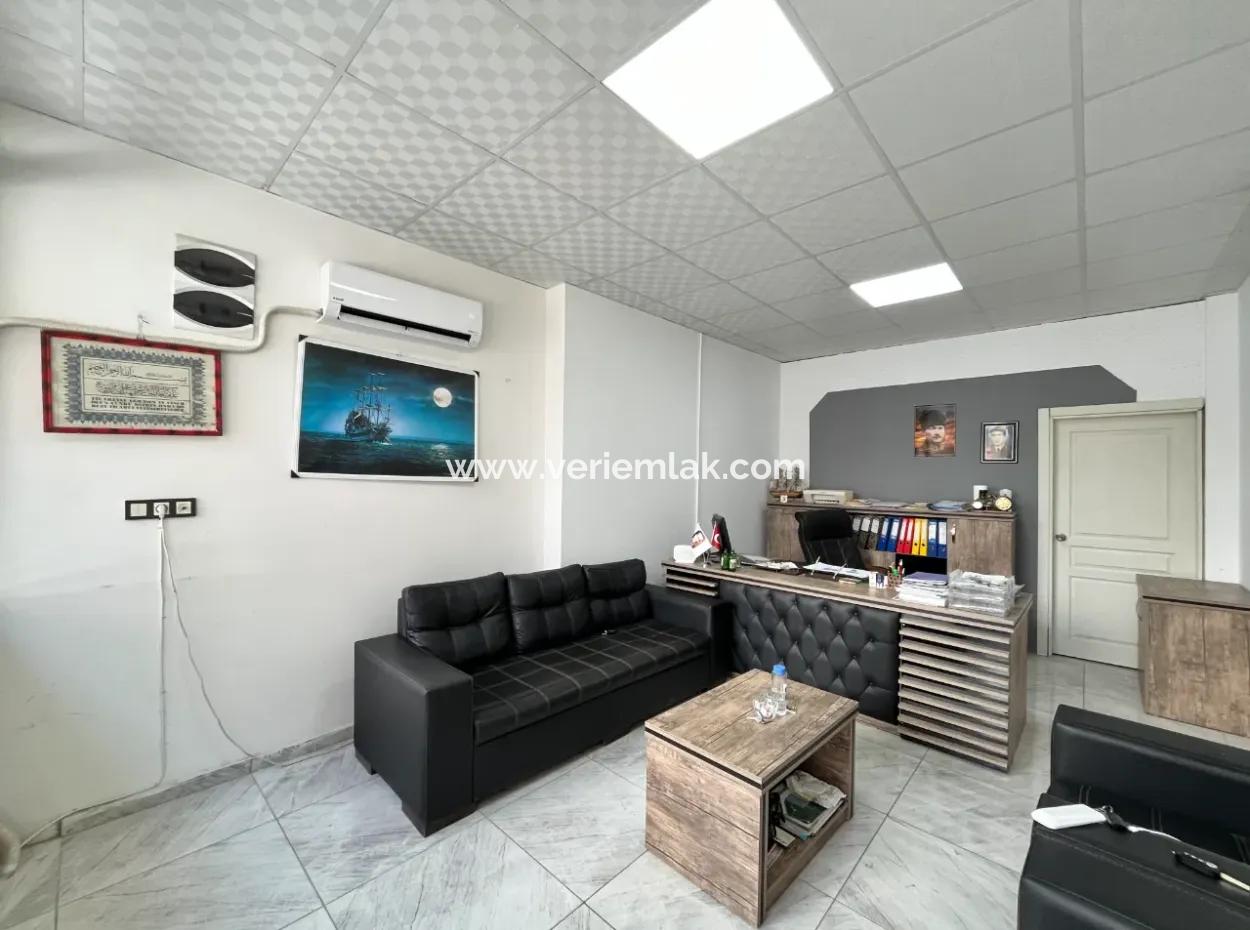 Seferihisar Kent Merkezinde, Garanti Bankası Yakınında Kiralık Dükkan!