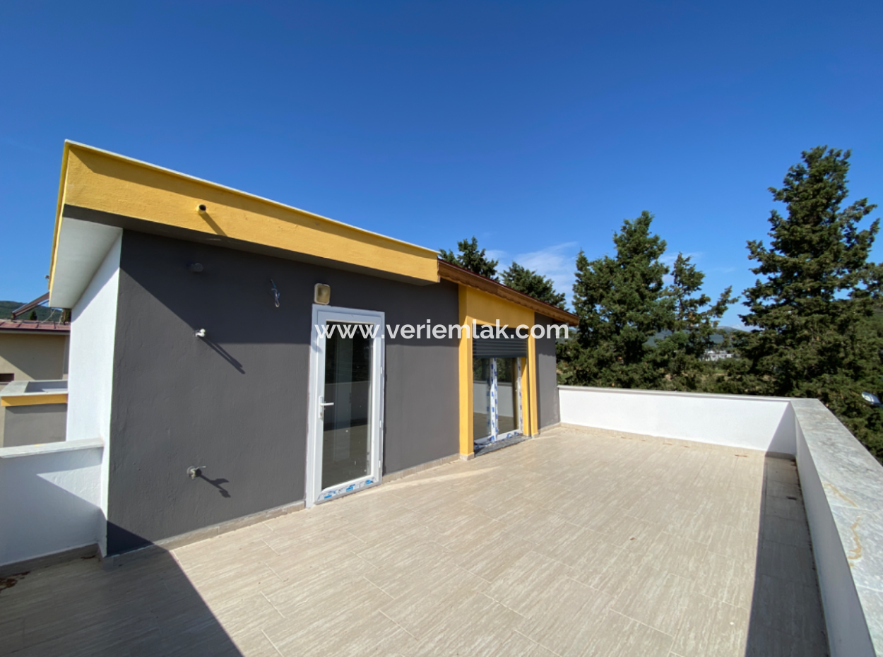 Seferihisar Doğanbey'de Doğa Manzaralı Sıfır Satılık Villa