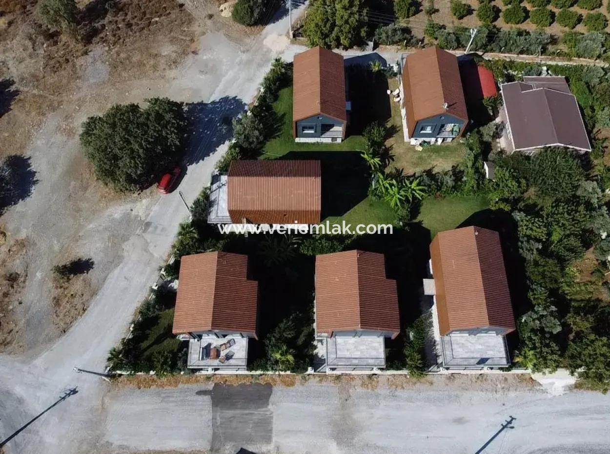 Akarca'nın Prestijli Bölgesinde, Bora Bora Evleri Yakınında Lüks Müstakil 4+1 Villa Sizi Bekliyor!