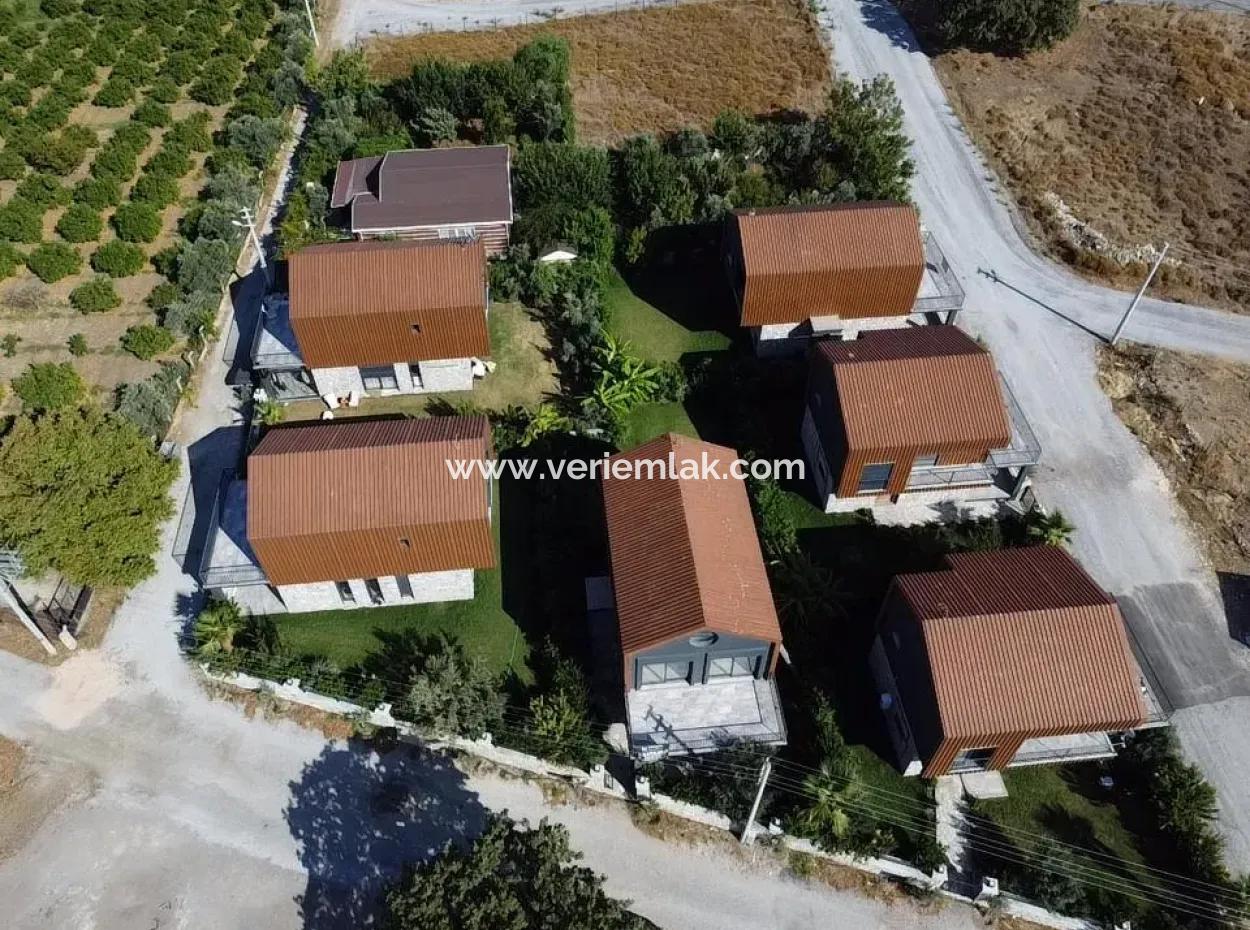 Akarca'nın Prestijli Bölgesinde, Bora Bora Evleri Yakınında Lüks Müstakil 4+1 Villa Sizi Bekliyor!