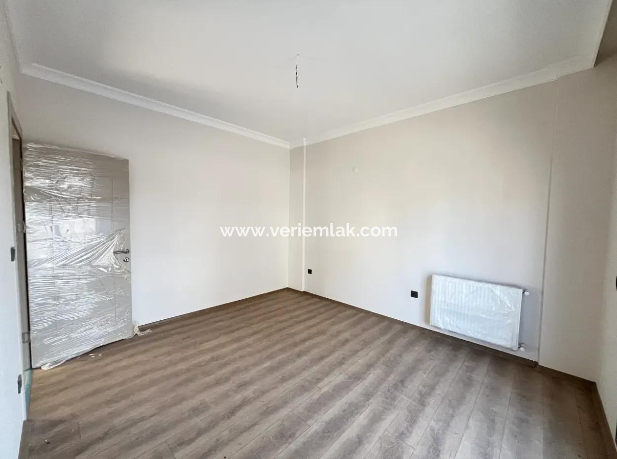 Seferihisar’da 2+1, Ayrı Mutfaklı, Balkonu Ve 3'Lü Ankastre Setli Sıfır Daire!