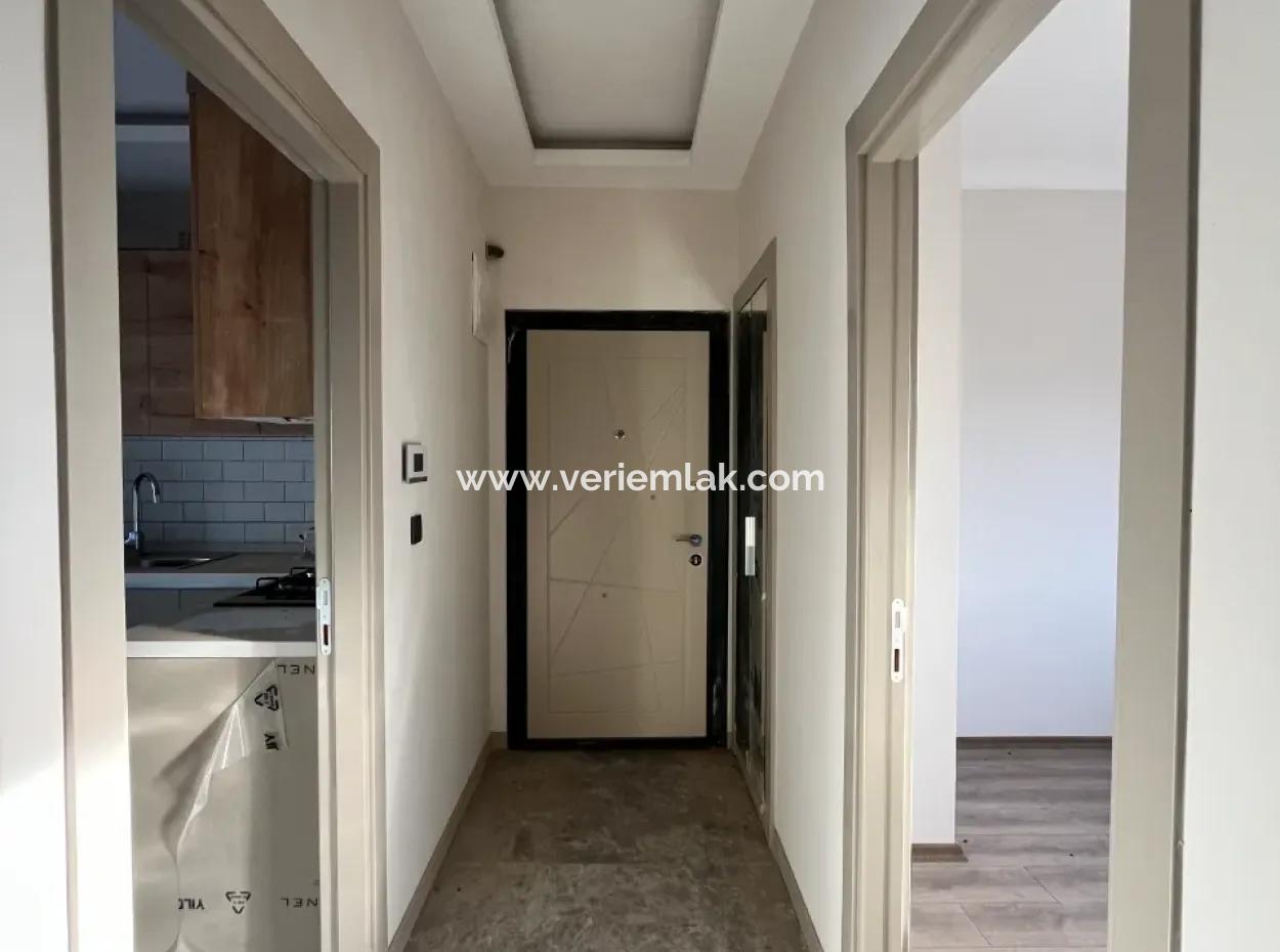 Seferihisar’da 2+1, Ayrı Mutfaklı, Balkonu Ve 3'Lü Ankastre Setli Sıfır Daire!