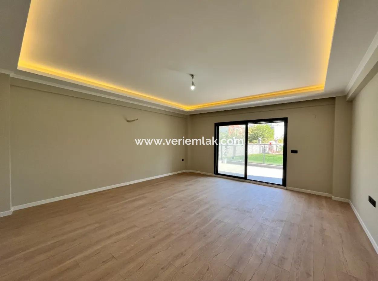 Seferihisar'da Havuzlu Site İçinde Sıfır 3+1 Daire | 140 M² | Ebeveyn Banyosu | Ayrı Mutfak | Manzaralı Teras | Geniş Peyzaj Alanları | Ferah Yaşam
