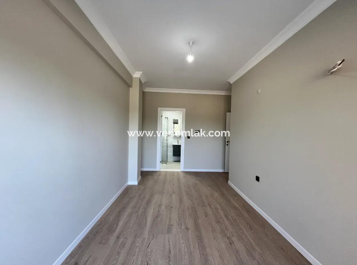 Seferihisar'da Havuzlu Site İçinde Sıfır 3+1 Daire | 140 M² | Ebeveyn Banyosu | Ayrı Mutfak | Manzaralı Teras | Geniş Peyzaj Alanları | Ferah Yaşam