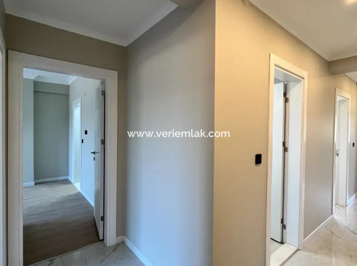 Seferihisar'da Havuzlu Site İçinde Sıfır 3+1 Daire | 140 M² | Ebeveyn Banyosu | Ayrı Mutfak | Manzaralı Teras | Geniş Peyzaj Alanları | Ferah Yaşam