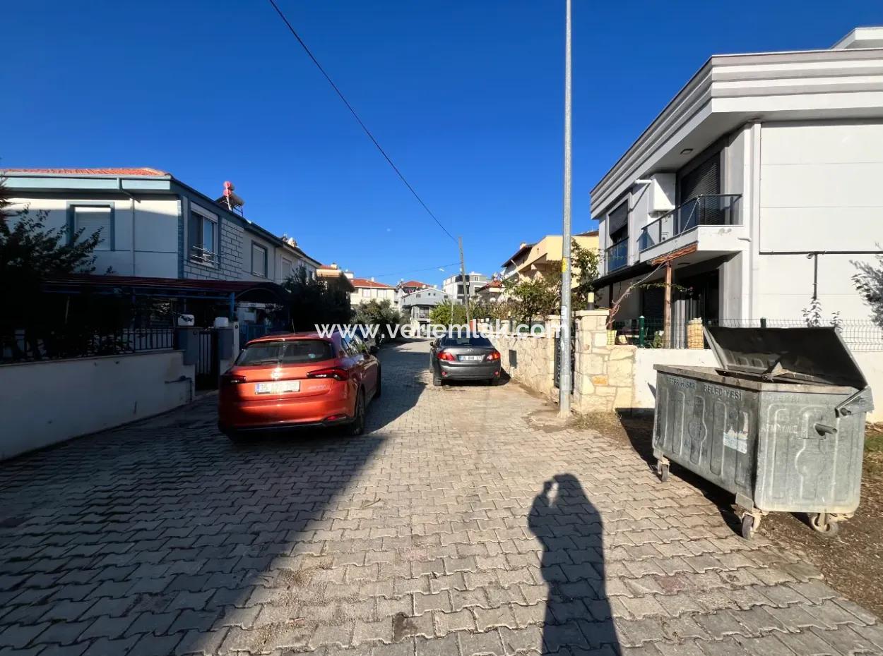 Seferihisar Çolakibrahimbey’de Merkezi Konumda Satılık Arsa!