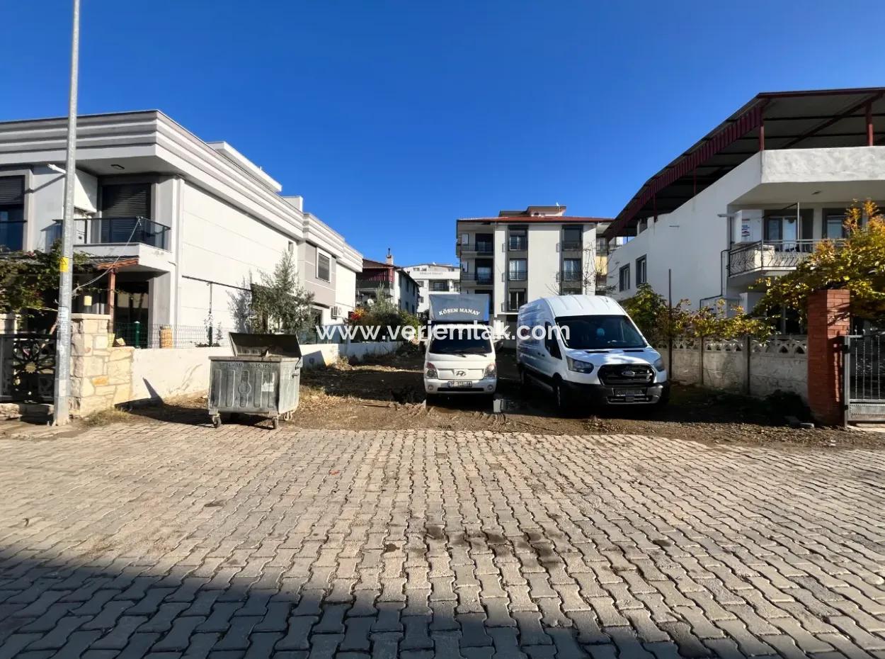 Seferihisar Çolakibrahimbey’de Merkezi Konumda Satılık Arsa!