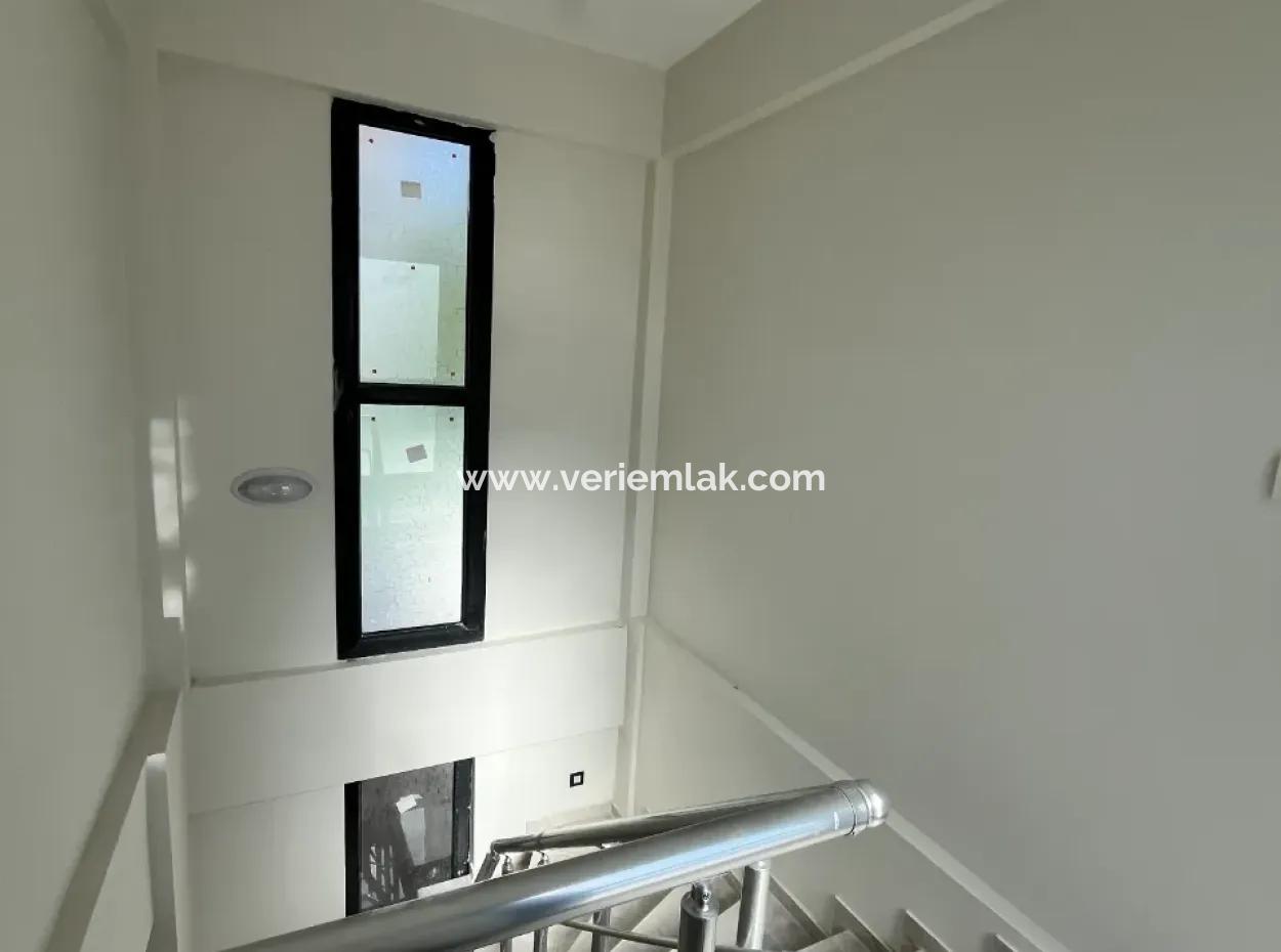 Seferihisar Sığacık Girlen Mevkiinde - Denize Yürüyüş Mesafesinde Lüks Müstakil Villa