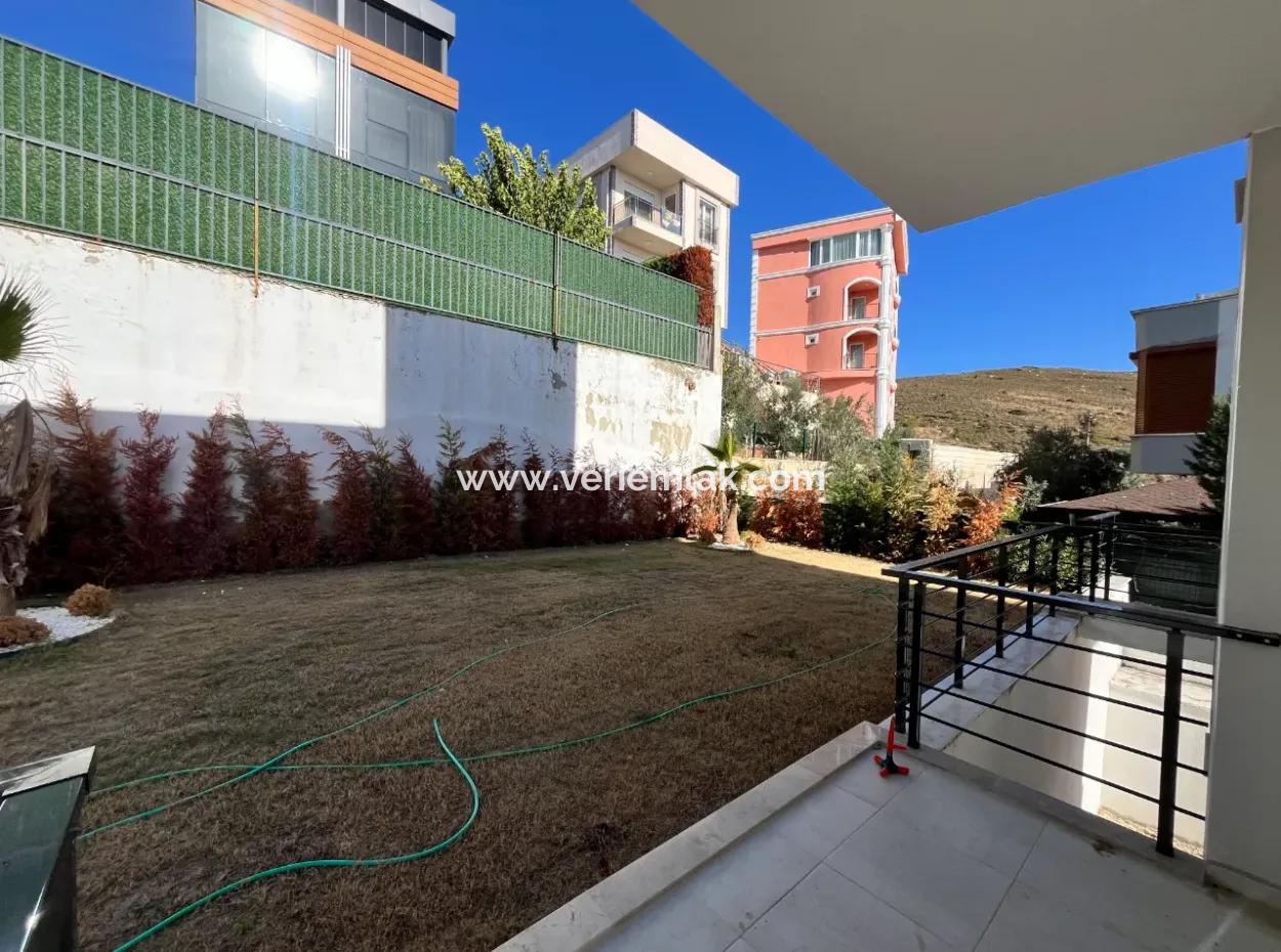 Seferihisar Sığacık Girlen Mevkiinde - Denize Yürüyüş Mesafesinde Lüks Müstakil Villa