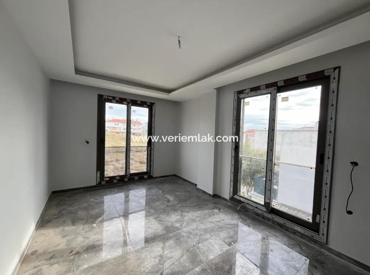 Seferihisar Gözsüzler’de Köşe Parsel 4+2 Lüks Villa!