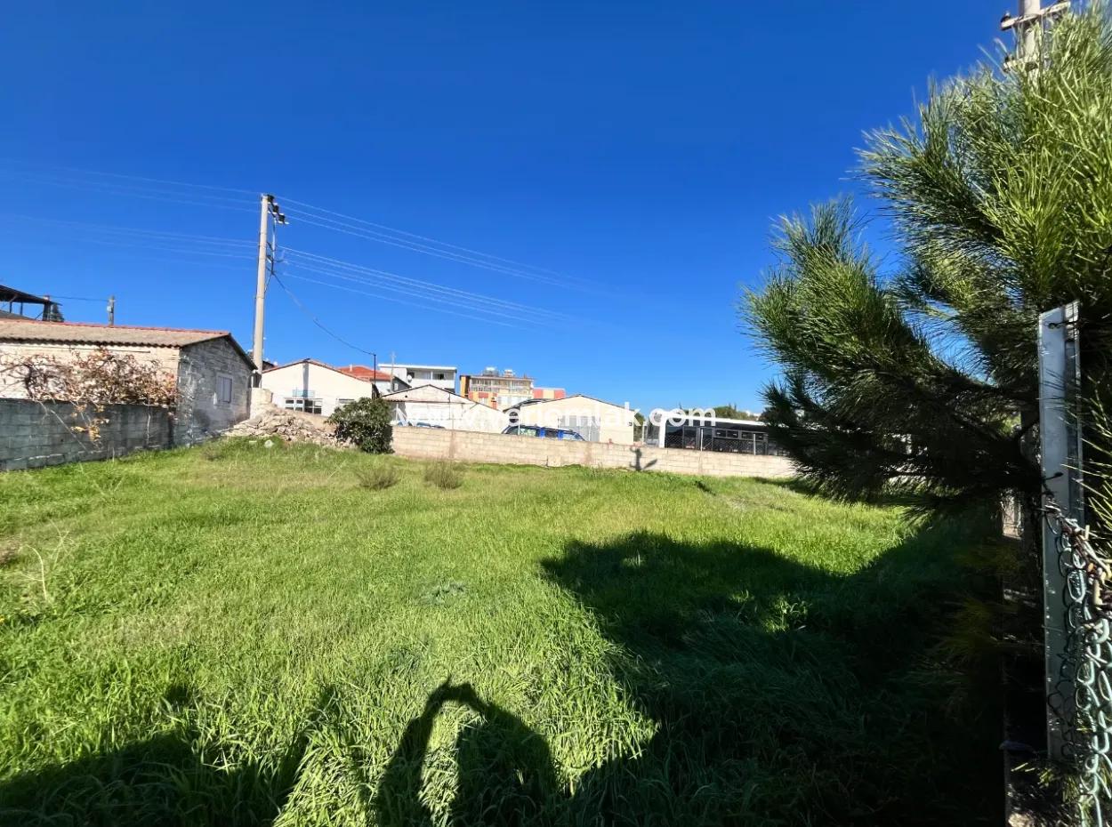 Urla Bademler Köyü'nde Satılık 1000 M² Köyiçi İmarlı Arsa!