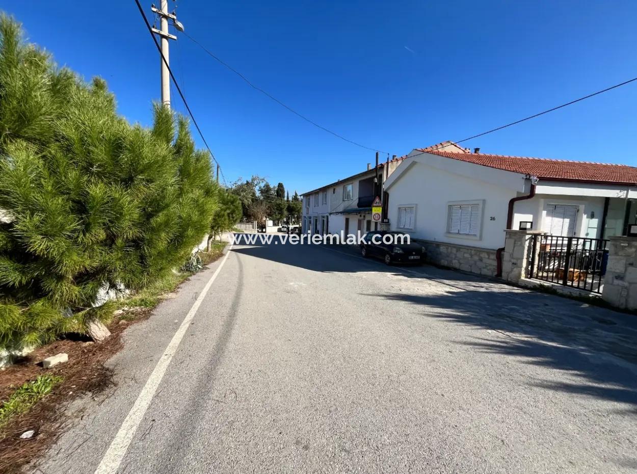 Urla Bademler Köyü'nde Satılık 1000 M² Köyiçi İmarlı Arsa!