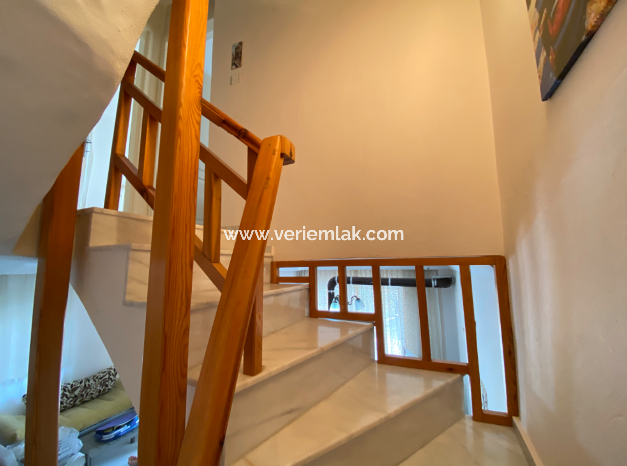 Seferihisar Doğanbey Doğa Sitesinde Yaşama Hazır Satılık 4+1 Villa