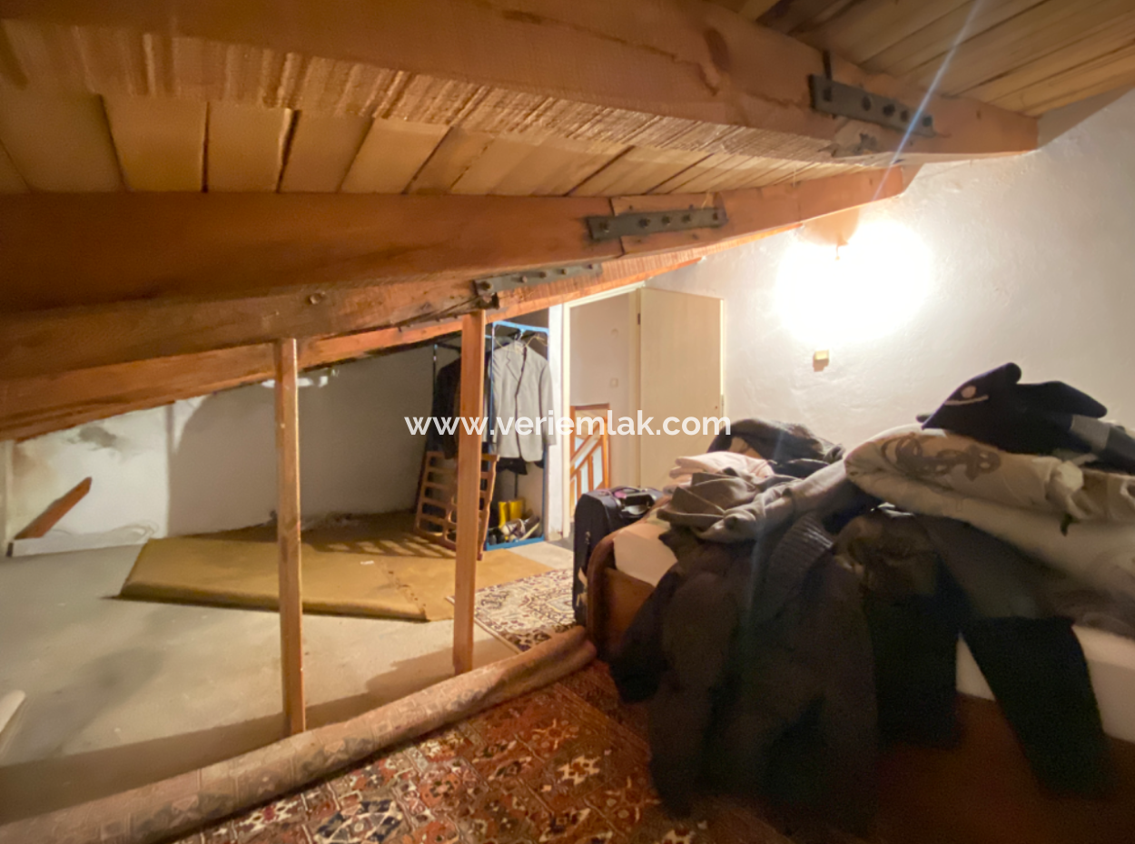 Seferihisar Doğanbey Doğa Sitesinde Yaşama Hazır Satılık 4+1 Villa