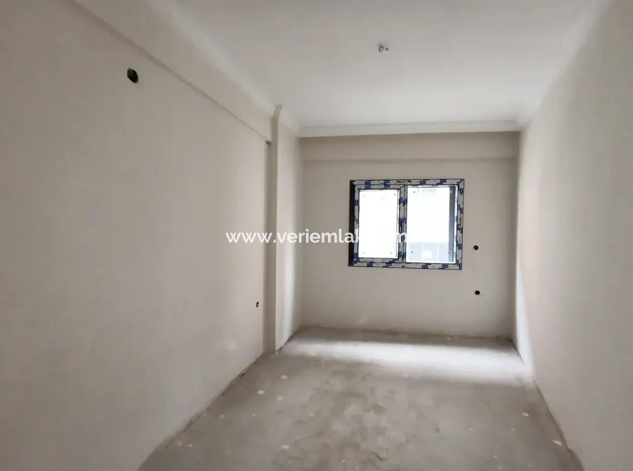 Seferihisar’da Devlet Hastanesi Yakınında Sıfır 2+1 Daireler!