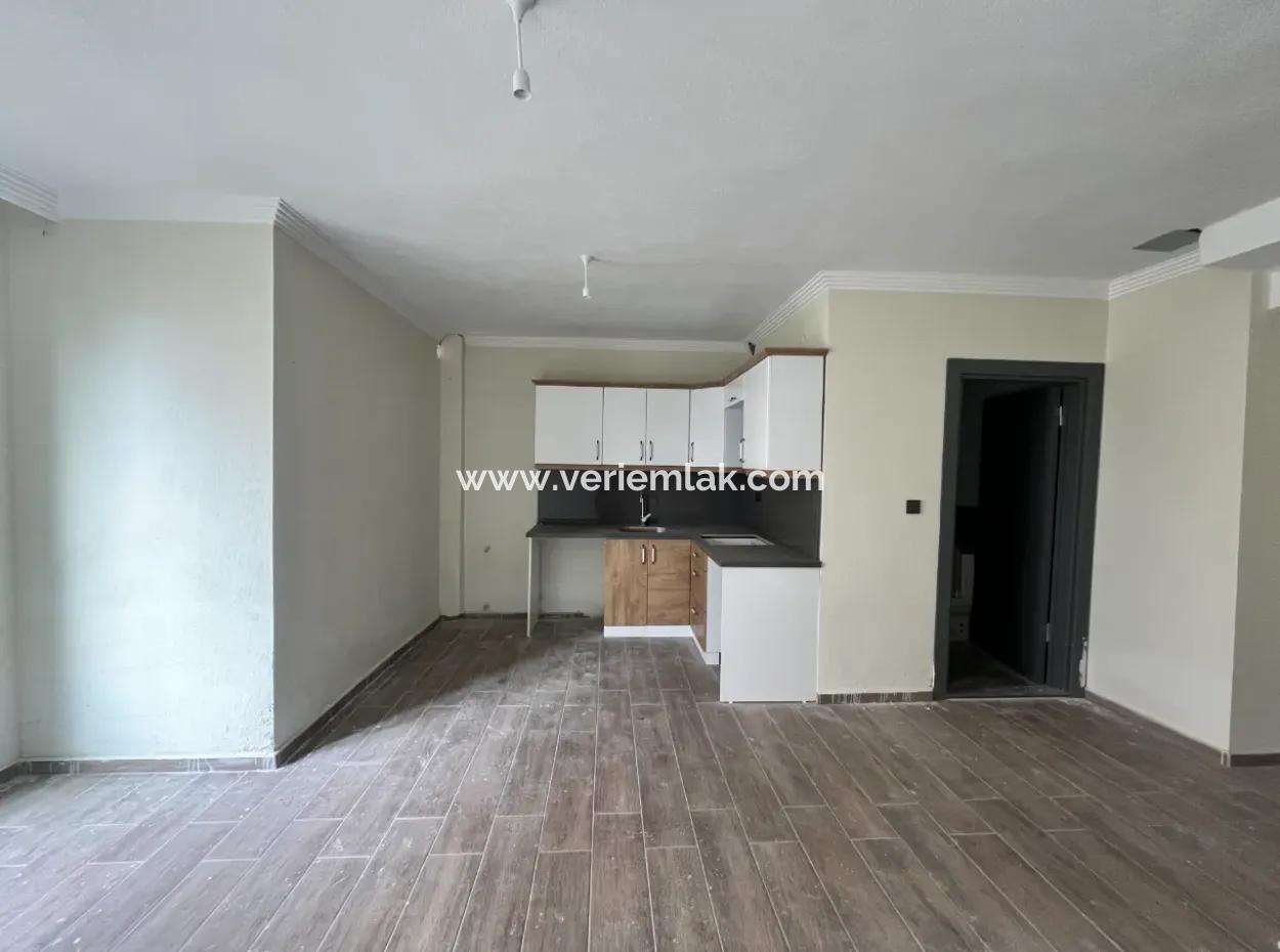 Seferihisar Akarca’da, Manzaralı, Havuzlu Sitede, Şato Mimarisine Sahip Sıfır Villa