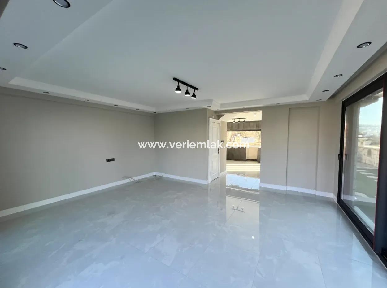 Denize Komşu Taş Villa İle Hayallerinizi Gerçekleştirin