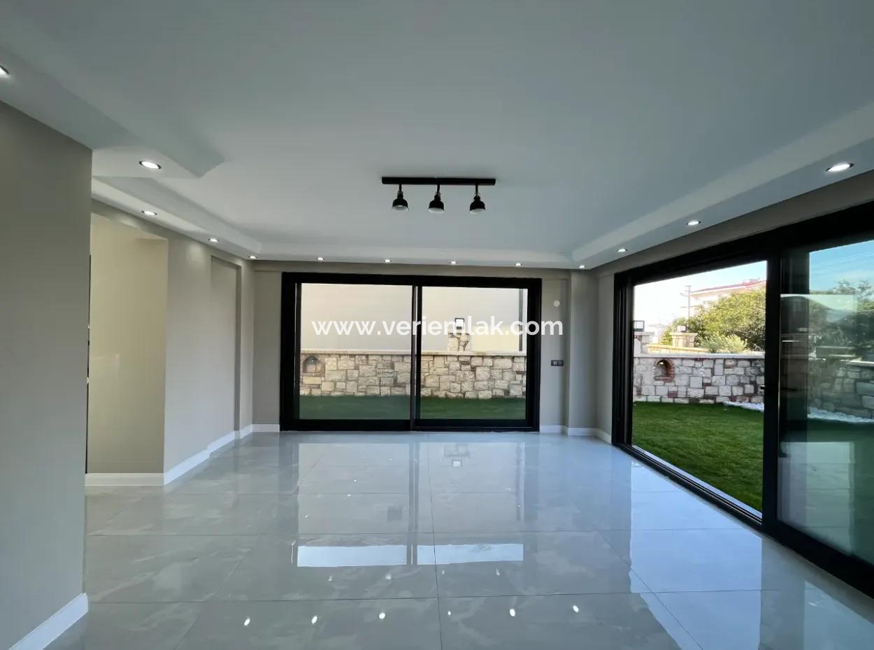 Denize Komşu Taş Villa İle Hayallerinizi Gerçekleştirin