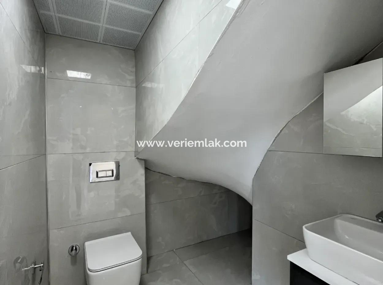 Denize Komşu Taş Villa İle Hayallerinizi Gerçekleştirin