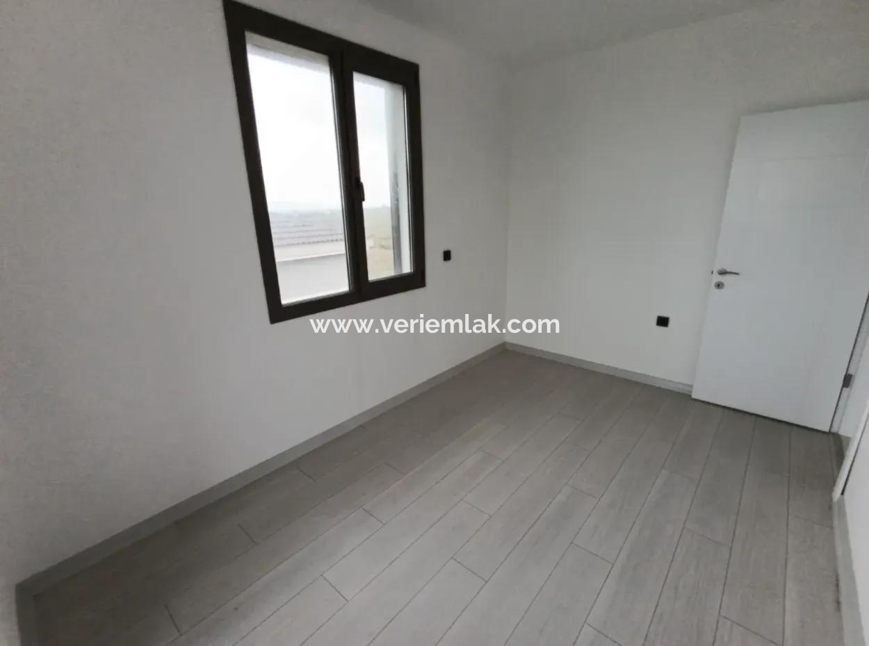 Seferihisar Akarca’da Deniz Manzaralı Şömineli Villa!