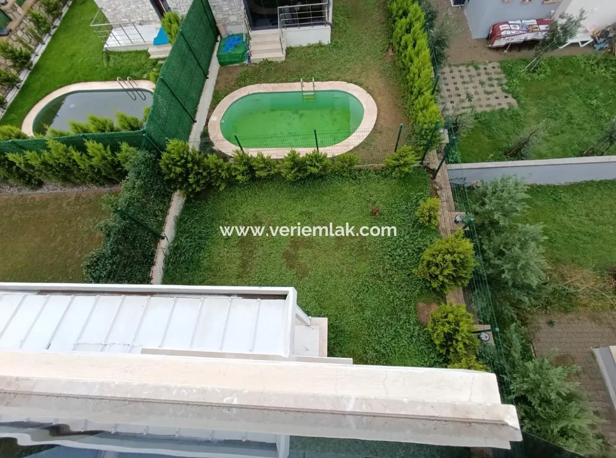 Seferihisar Akarca’da Deniz Manzaralı Şömineli Villa!