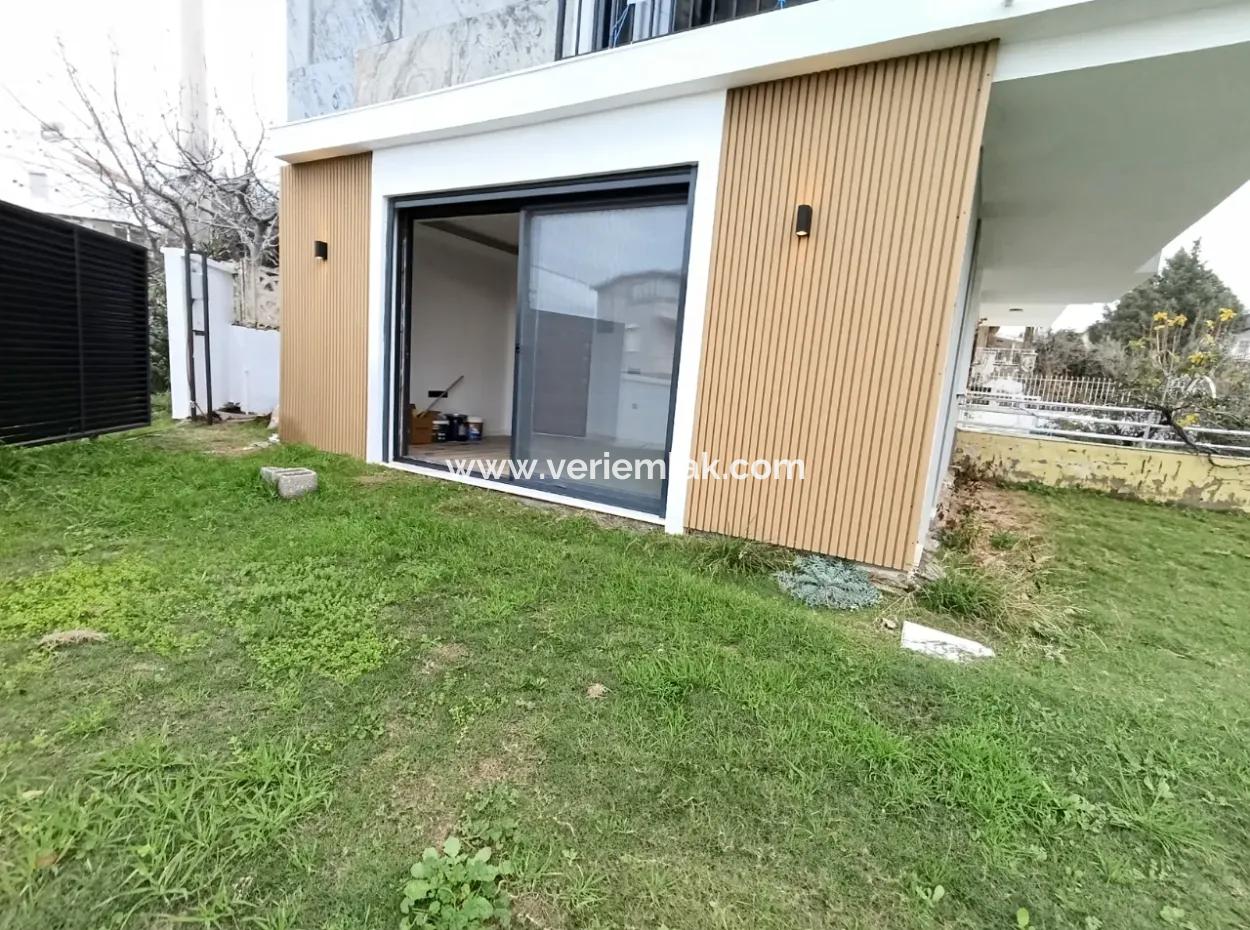 Akarca'da Denize 70 Adım Mesafede 4+1 Köşe Parsel Sıfır Villa