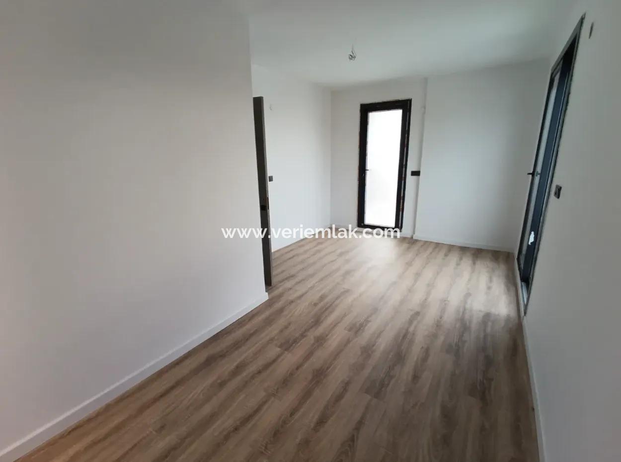 Akarca'da Denize 70 Adım Mesafede 4+1 Köşe Parsel Sıfır Villa