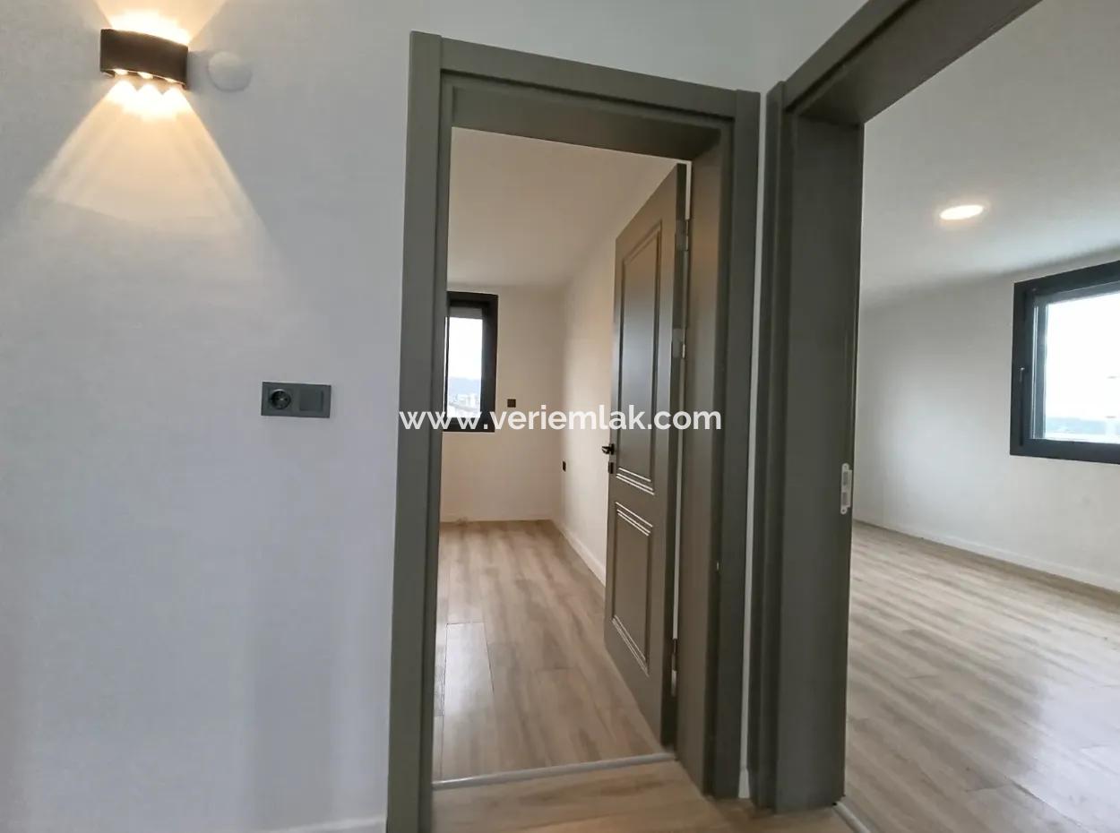 Akarca'da Denize 70 Adım Mesafede 4+1 Köşe Parsel Sıfır Villa