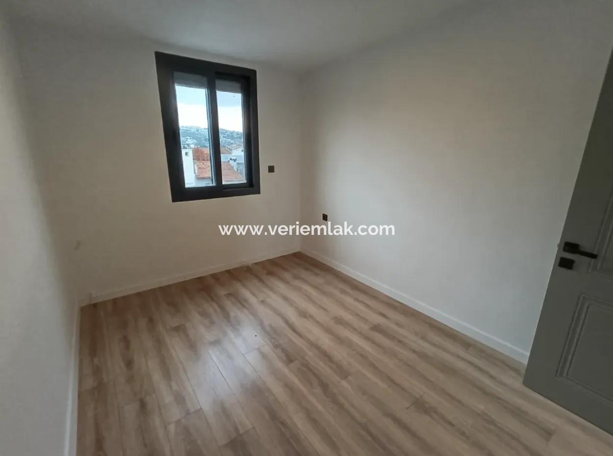 Akarca'da Denize 70 Adım Mesafede 4+1 Köşe Parsel Sıfır Villa