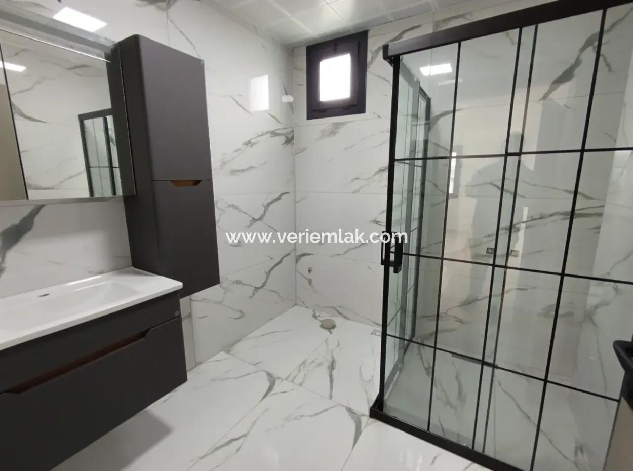 Akarca'da Denize 70 Adım Mesafede 4+1 Köşe Parsel Sıfır Villa