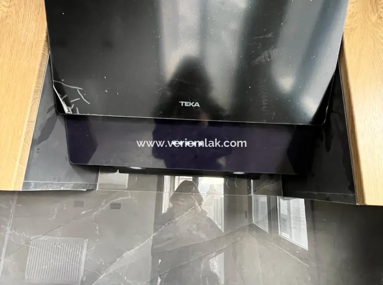 Seferihisar Camikebir Mahallesinde Bahçeli, Havuzlu Ve Güvenlikli Sitede 3+1 Ara Kat Ferah Daire!