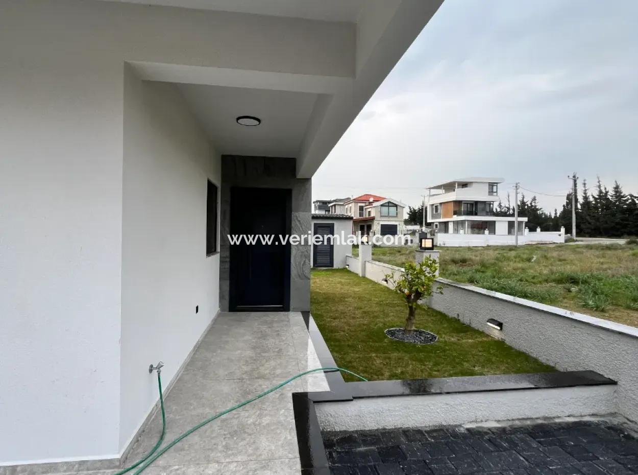 Seferihisar Hıdırlık’ta Müstakil, Havuzlu, Konforlu Yaşam