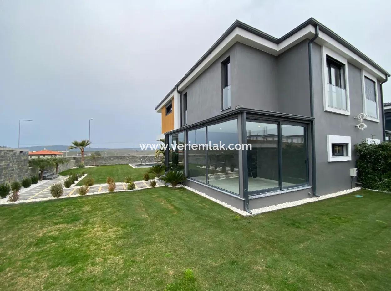 Veri'den Düzce Bahçeşehir'de Müstakil Havuzlu, 5+1 Villalar!