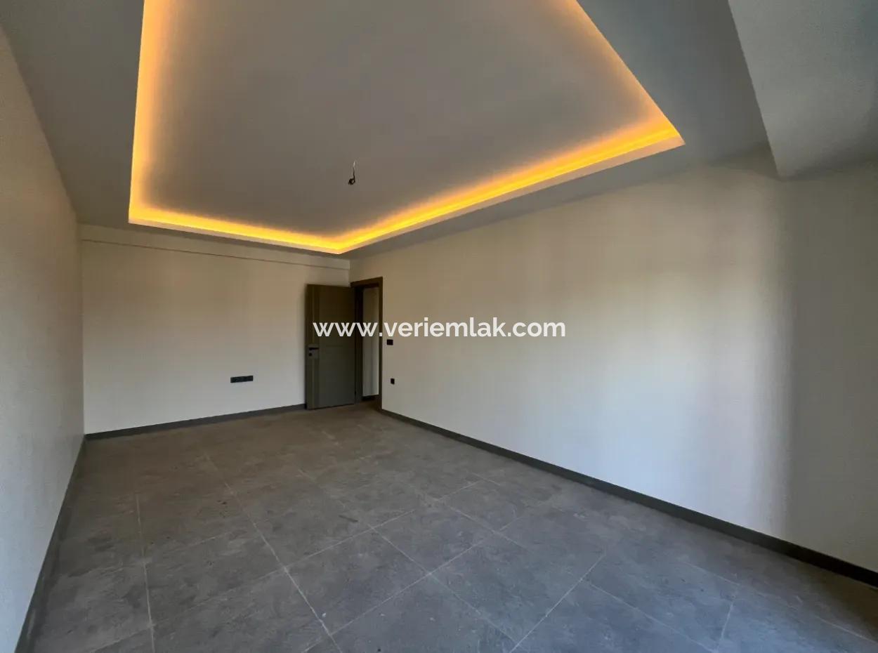 Seferihisar Çolakibrahimbey’de 120 M² Geniş 2+1 Satılık Daire