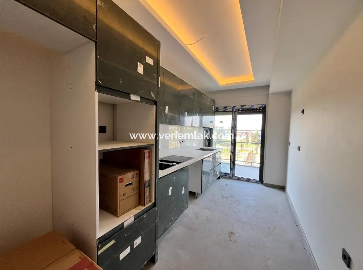 Seferihisar Çolakibrahimbey’de 120 M² Geniş 2+1 Satılık Daire