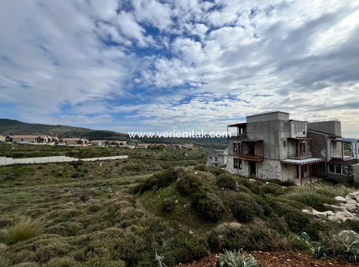 Seferihisar Devlet Hastanesi Yakınında, 300 M² Dubleks İmarlı Satılık Arsa!