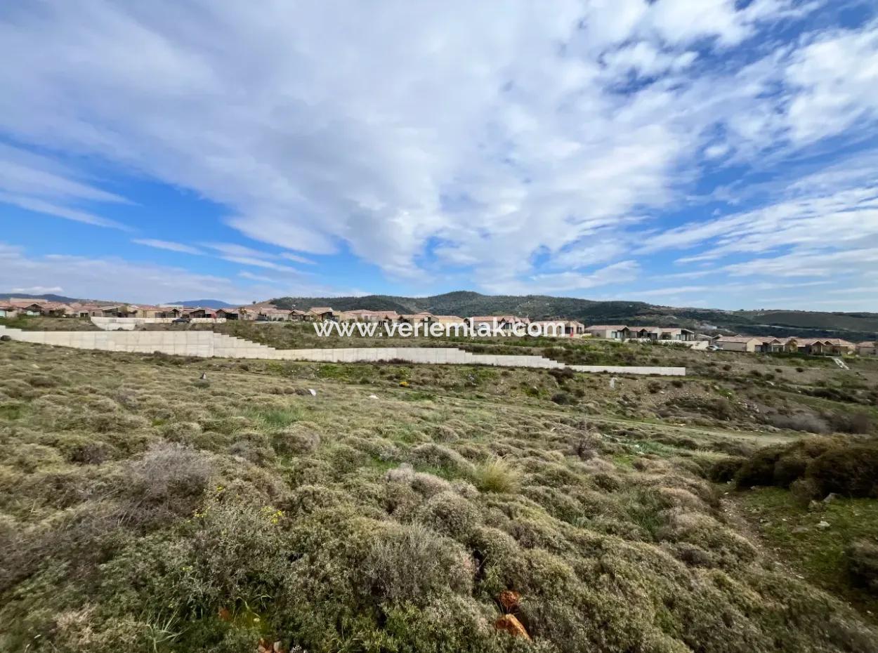 Seferihisar Devlet Hastanesi Yakınında, 300 M² Dubleks İmarlı Satılık Arsa!