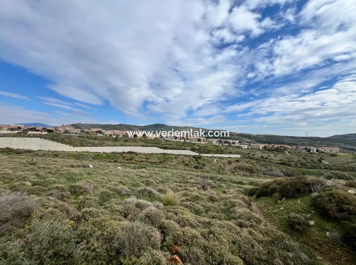 Seferihisar Devlet Hastanesi Yakınında, 300 M² Dubleks İmarlı Satılık Arsa!