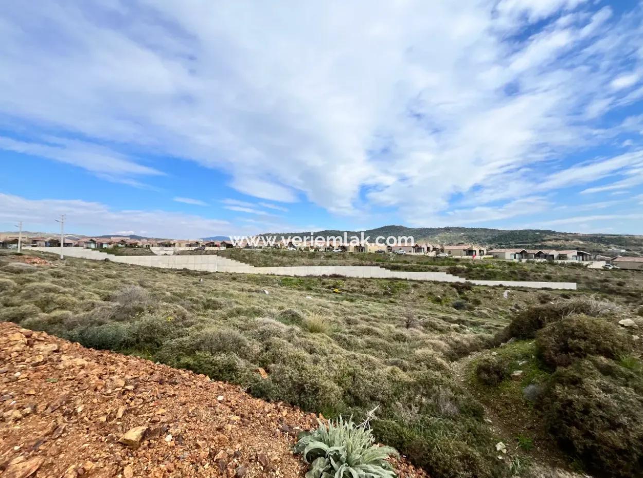 Seferihisar Devlet Hastanesi Yakınında, 300 M² Dubleks İmarlı Satılık Arsa!