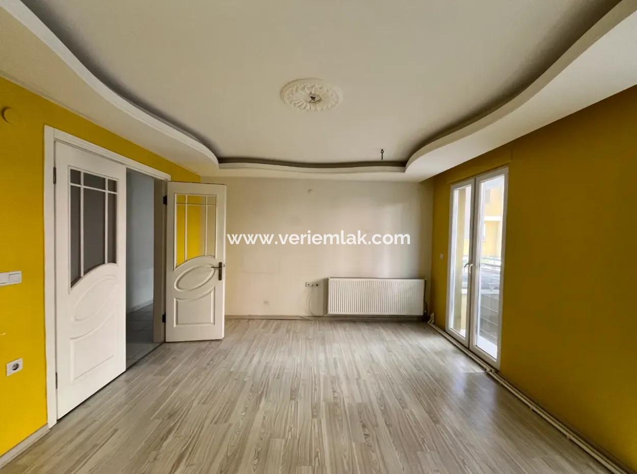 Seferihisar Camikebir Mahallesi’nde, Gözsüzler Bölgesinde, Havuzlu Site İçerisinde 3+1 Satılık Daire