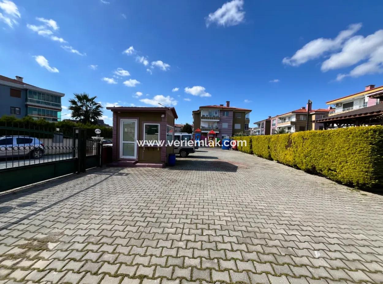 Seferihisar Camikebir Mahallesi’nde, Gözsüzler Bölgesinde, Havuzlu Site İçerisinde 3+1 Satılık Daire