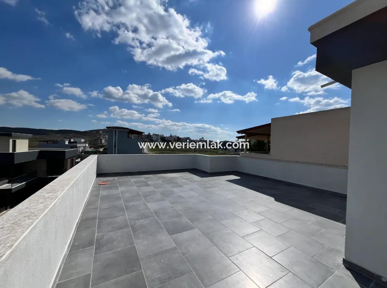 Seferihisar Akarca'da 4+1, Müstakil Sıfır Villa!