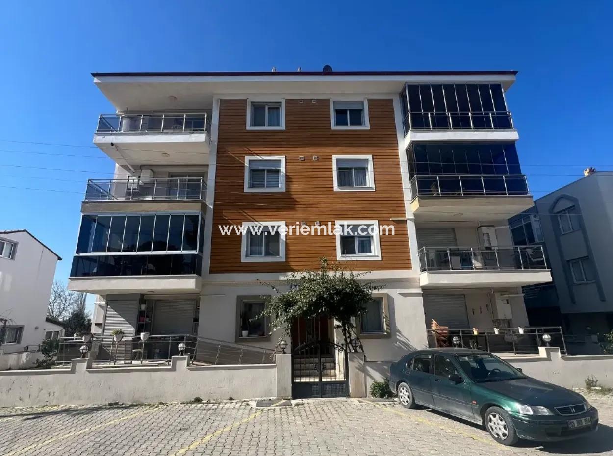 Seferihisar Camikebir Mahallesinde Bahçeli, Ayrık Nizam 3+1 Satılık Daire