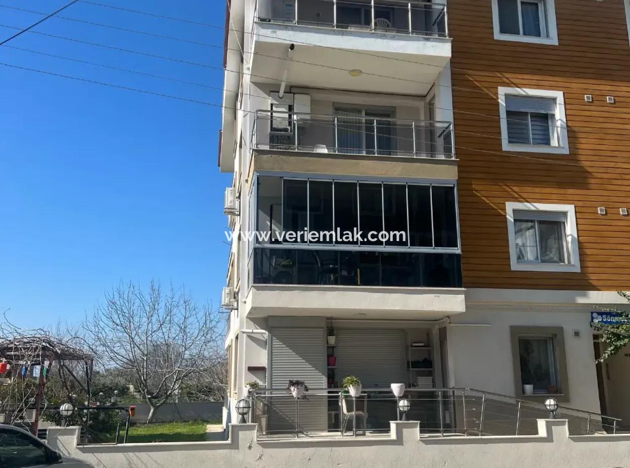 Seferihisar Camikebir Mahallesinde Bahçeli, Ayrık Nizam 3+1 Satılık Daire