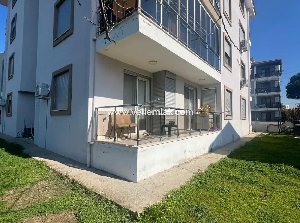 Seferihisar Camikebir Mahallesinde Bahçeli, Ayrık Nizam 3+1 Satılık Daire