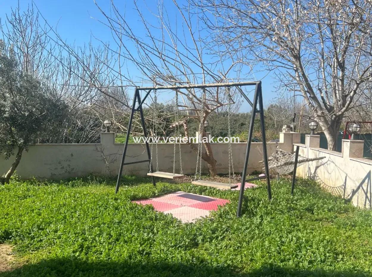 Seferihisar Camikebir Mahallesinde Bahçeli, Ayrık Nizam 3+1 Satılık Daire