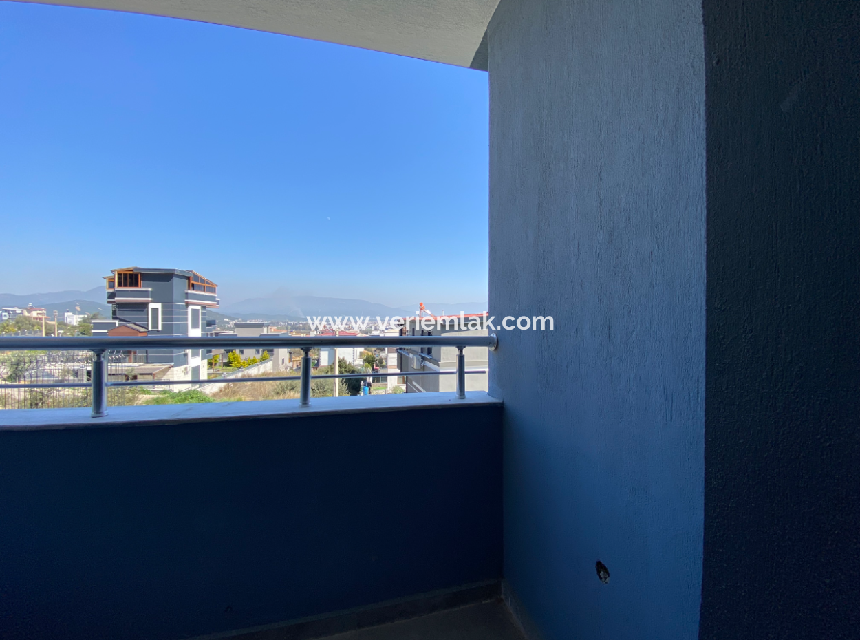 Seferihisar Doğanbey Ar Konut Sitesinde Satılık 3+1 Villa