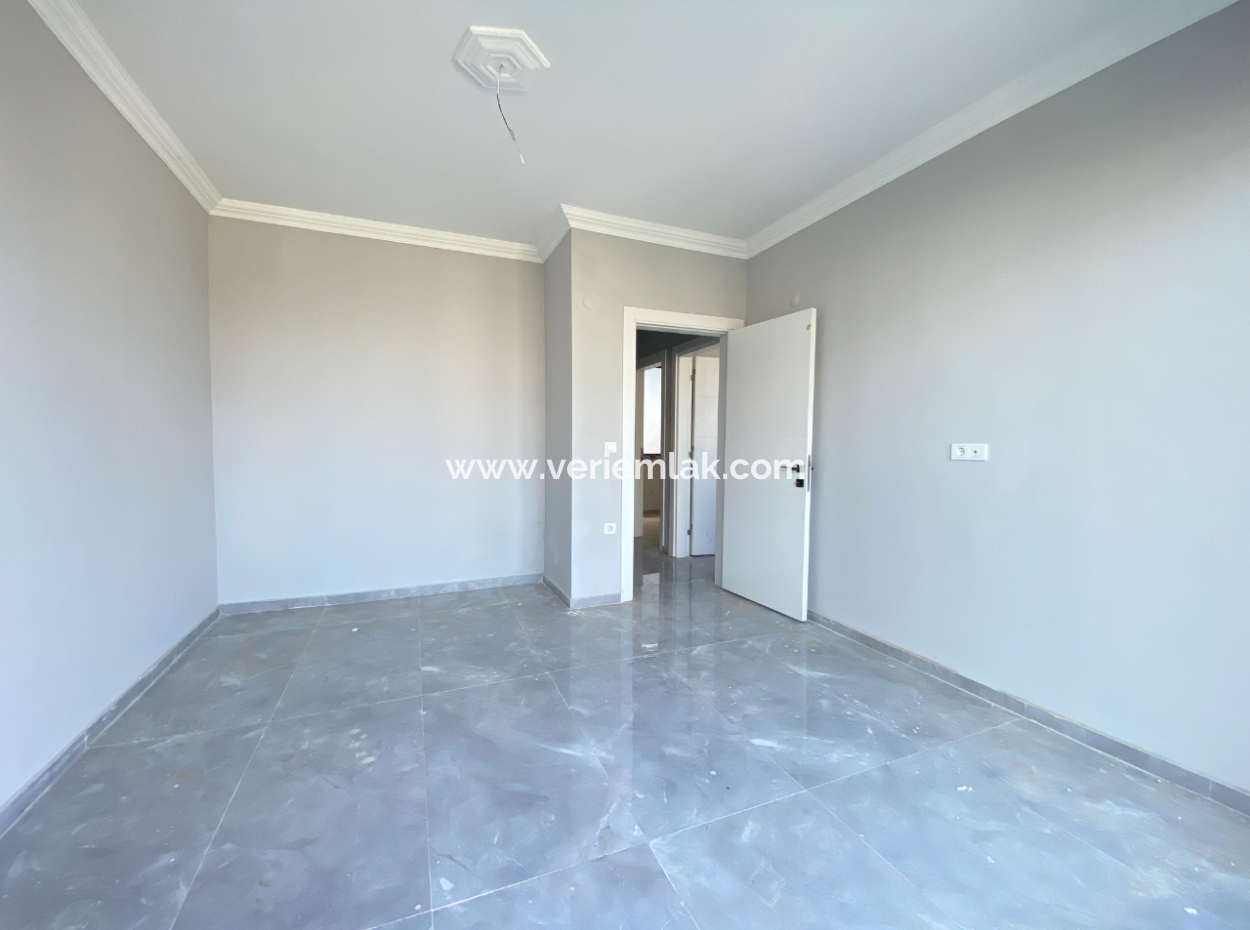 Seferihisar Doğanbey Ar Konut Sitesinde Satılık 3+1 Villa