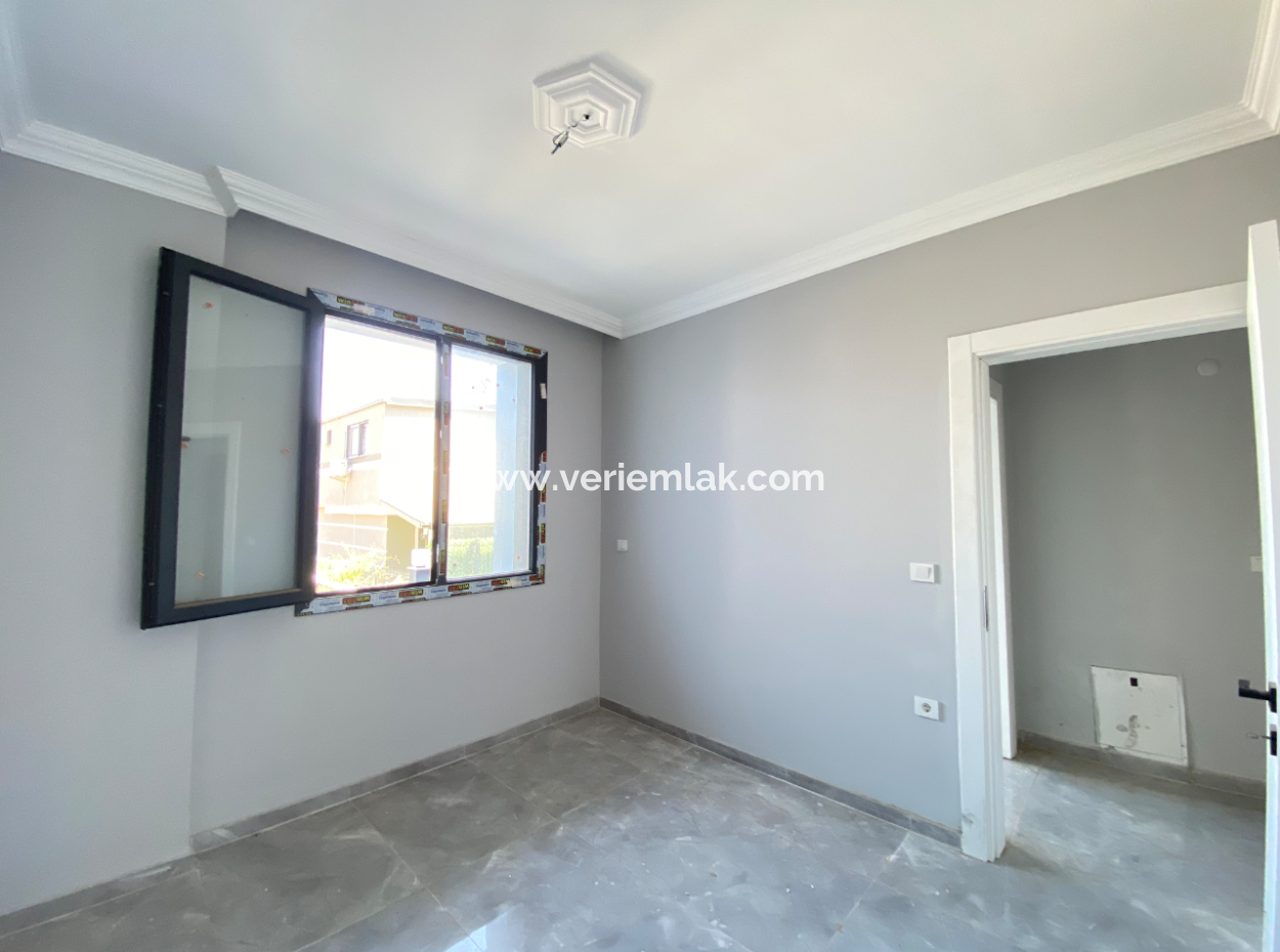 Seferihisar Doğanbey Ar Konut Sitesinde Satılık 3+1 Villa