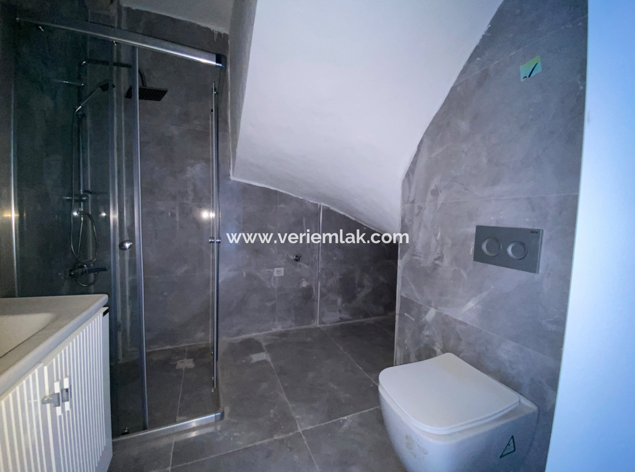 Seferihisar Doğanbey Ar Konut Sitesinde Satılık 3+1 Villa